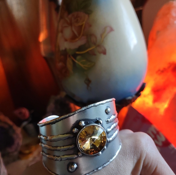 🪷ZARA glistening gem Cuff - Picture 3 of 6